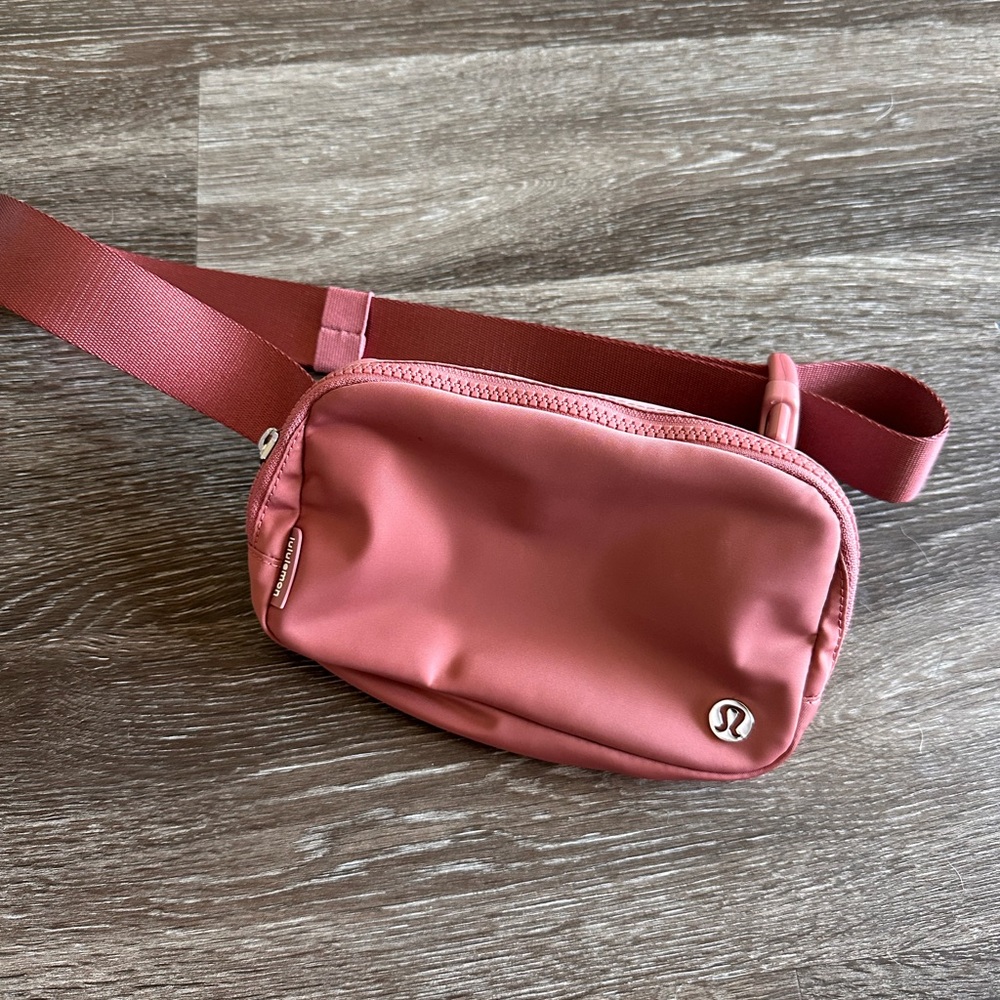 Lululemon Belt Bag - Brier Rose - Picture 2 of 4
